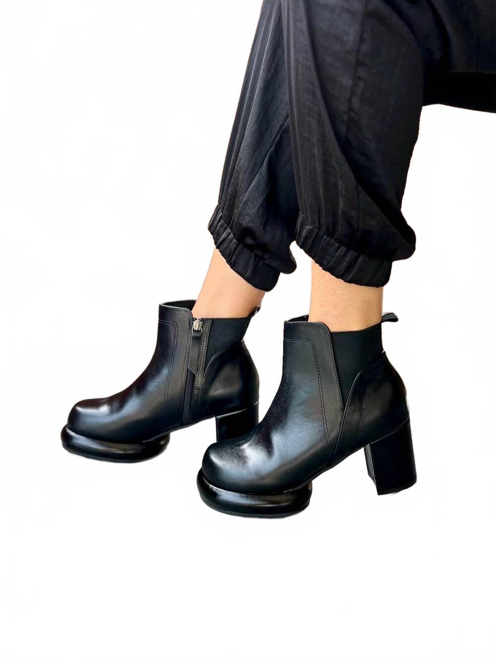 NEW ALL BLACK women's mod easy bootie in black